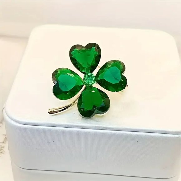 Jewelry - Vintage 4 Leaf Clover Brooch